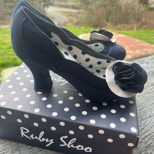 Ruby Shoo - New Vintage Inspired Round Toe Pump 1950’s Size 7 Size 38